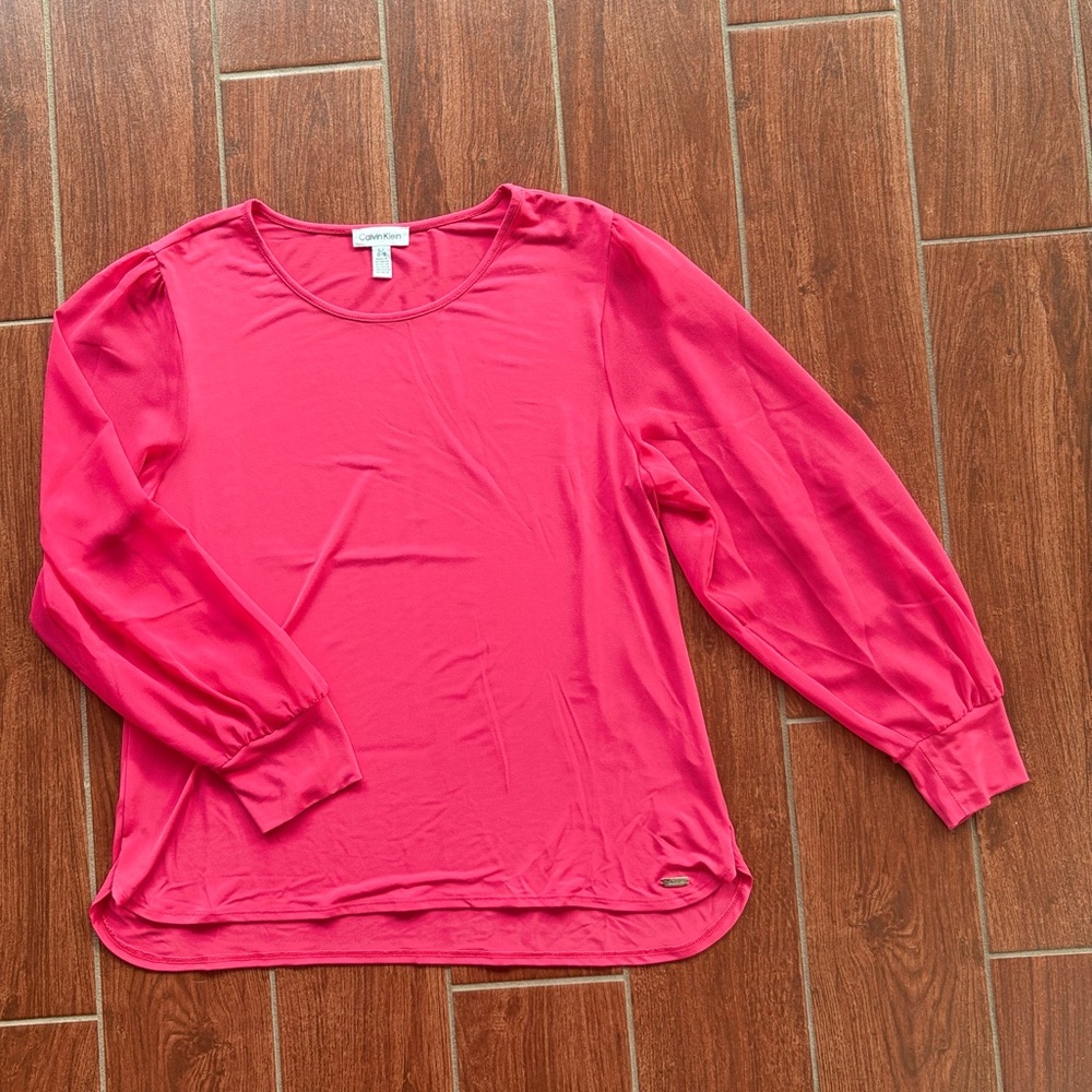 Hot pink Calvin Klein long shirred sleeved blouse women’s size Large in EUC